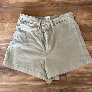 Gap High-Waisted Women’s Khaki Shorts